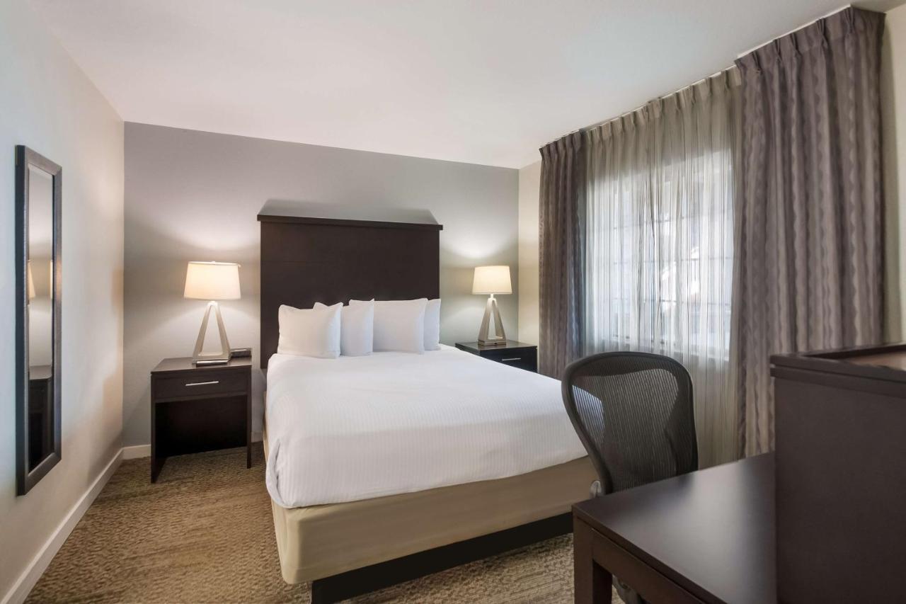 โซเนสตา อีเอส สวีท ดัลเลส แอร์พอร์ต Hotel เฮิร์นดอน ภายนอก รูปภาพ