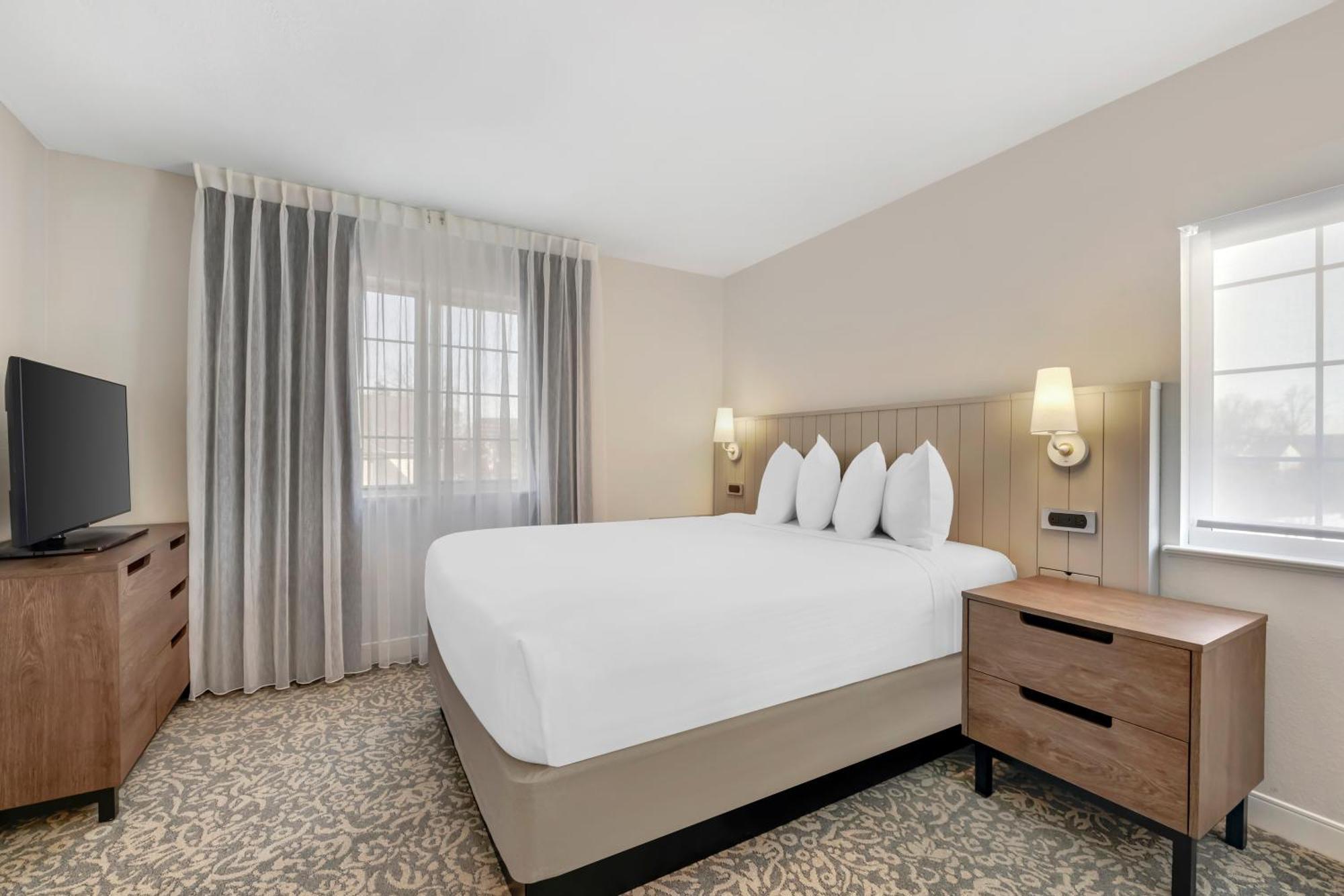 โซเนสตา อีเอส สวีท ดัลเลส แอร์พอร์ต Hotel เฮิร์นดอน ภายนอก รูปภาพ